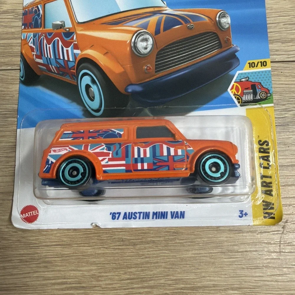 Hot Wheels '67 Austin Mini Van Art‎ Cars Retro Streetwear Collector Diecast Toy